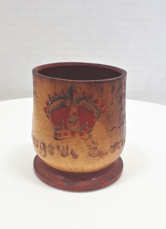 Vintage Old King Cole Egg Cup (Crown Lynn?) Vintage Old King Cole Egg Cup (Crown Lynn?)