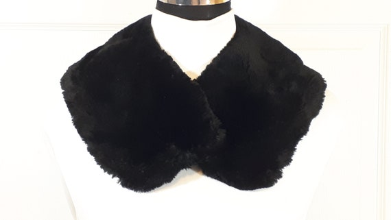 Sweater with fur collar and cheap cuffs
