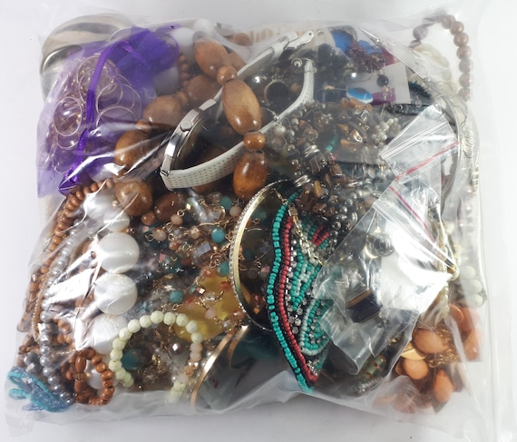 Large Over 4 Pounds Of Broken Rhinestone Jewelry For Harvesting