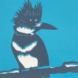 Belted Kingfisher Linocut Print: Monochromatic Blue Bird Art (4x6 in)