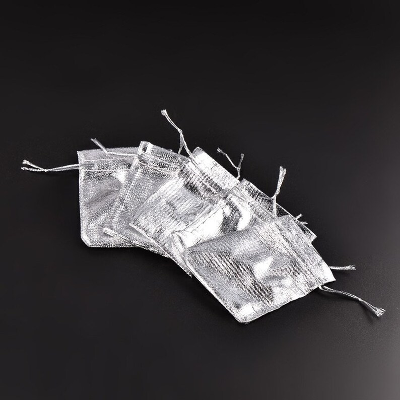 25 Silver organza Bags 9cm x 7cm
