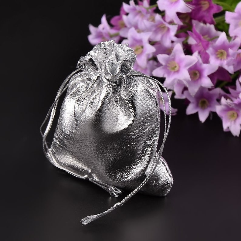 25 Silver organza Bags 9cm x 7cm