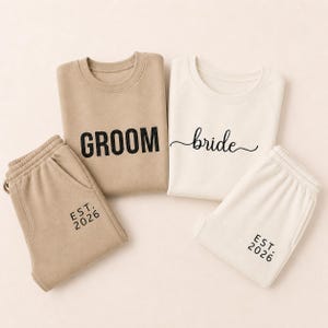 Conjunto a juego personalizado para novios con sudadera y pantalón. Regalo de boda para parejas. Ropa cómoda para el compromiso. Atuendo para la luna de miel. Regalo para la novia.