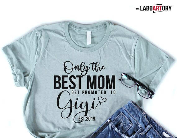 Promoted To Gigi Est 2019 New Grandma Mothers Day T-Shirt Promoted To Gigi Est 2019 New Grandma Mothers Day T-Shirt