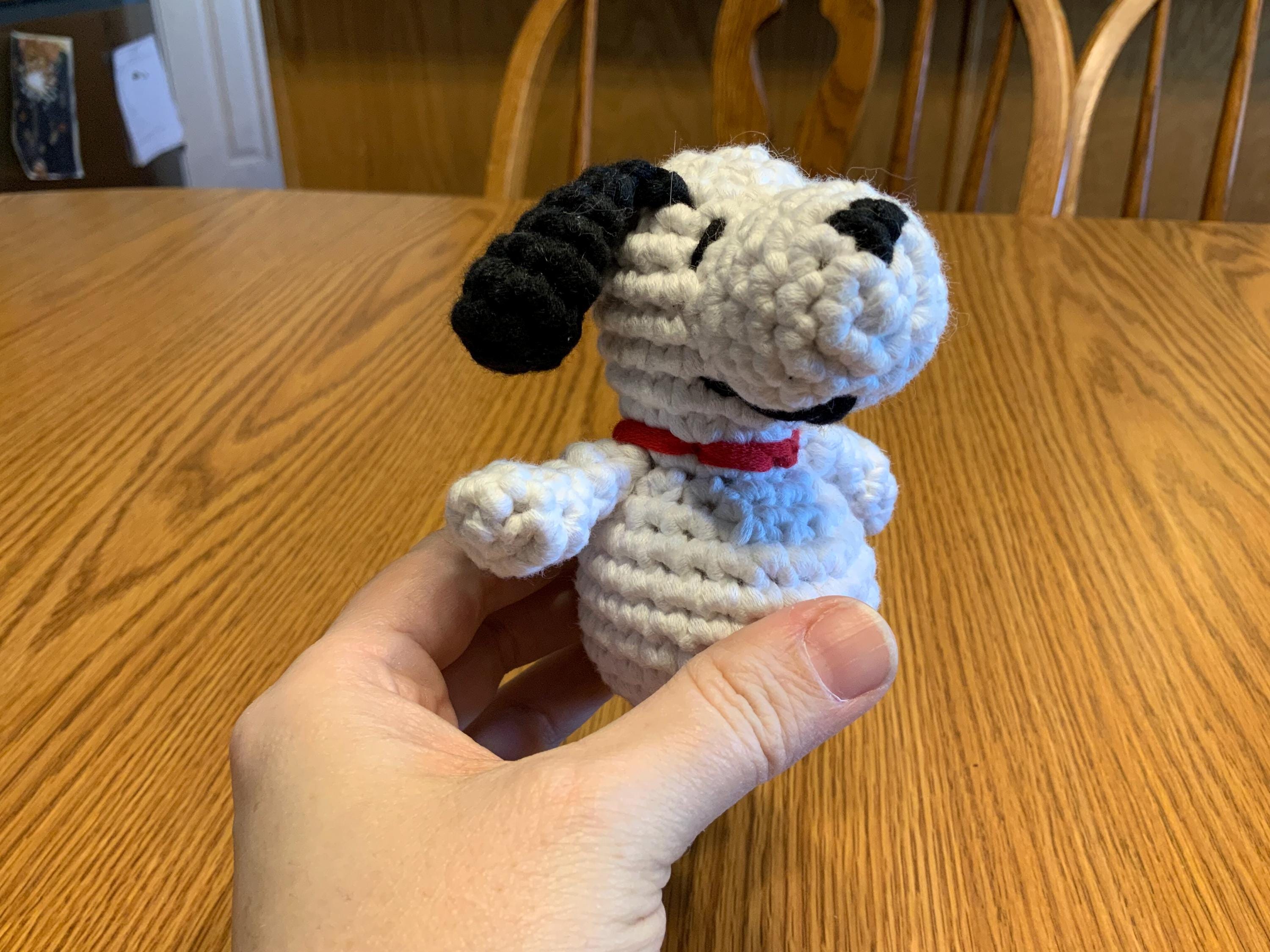 あみぐるみ　ぬいぐるみ　ウッドストック　スヌーピー かぎ針編みのスヌーピーとウッドストックのぬいぐるみ