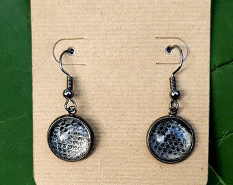 Royal (Ball) Python Ohrringe, Python Regius, echte Schlangenschuppen, gun black color