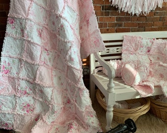 Cottage Roses Pink and White  Shabby Rag Cotton Throw Quilt