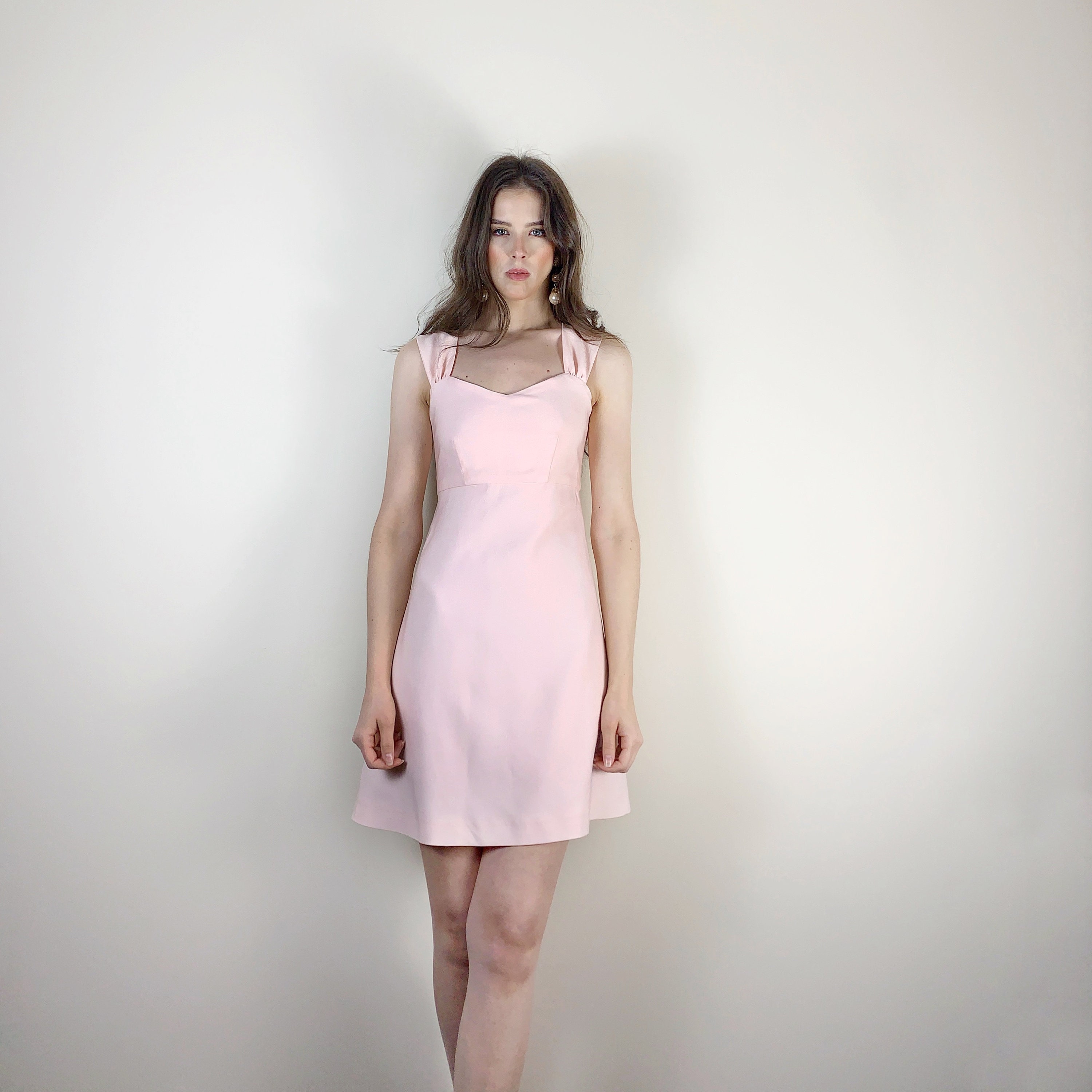 90s classic dress. Vintage baby pink 1990s empire waist baby doll dress. 90s supermodel runway inspired mini dress. Small