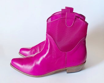 Vintage Barbie pink cowboy boots. leather western ankle boots with mesh insert. Size 7.5 / 8