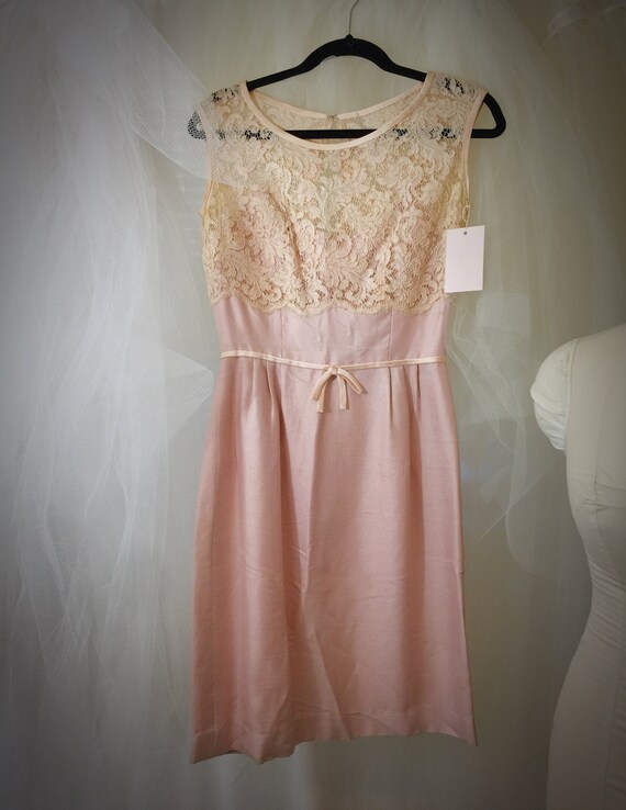 1950's Pretty Pink and Lace Fitted Dress! Bust 32" Waist 24" Length 37" -  Etsy
