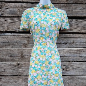 Vintage 1960s / 1970s Handmade Floral Sheath Dress