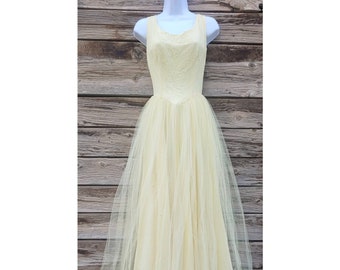 Vintage 1950s Yellow Lace Gown with Tulle Skirt