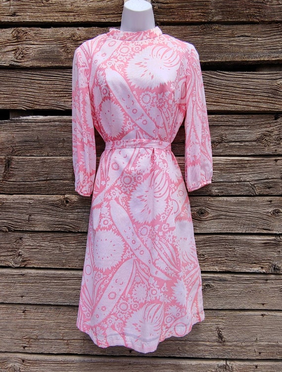 Vintage 1960s Betty Hartford Pink Swirl Belted Dr… - image 1