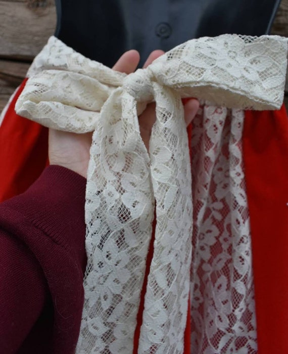 Deadstock Vintage 1960s Red Velvet and White Lace… - image 8