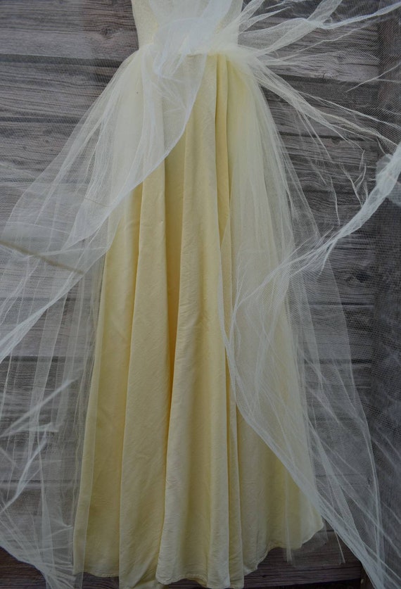 Vintage 1950s Yellow Lace Gown with Tulle Skirt - image 7