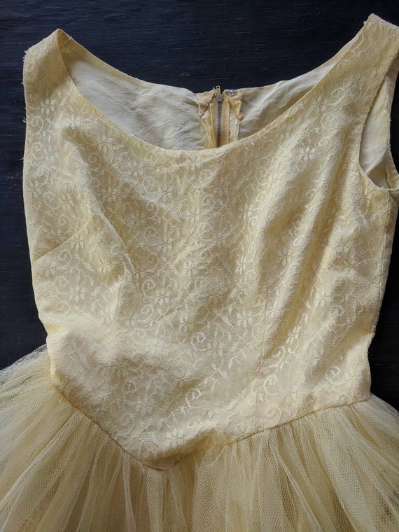 Vintage 1950s Yellow Lace Gown with Tulle Skirt - image 6