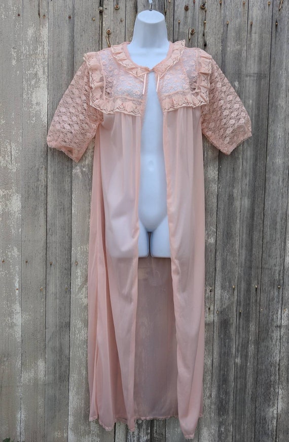 Vintage 1970's St. Michaels Peach Nylon Negligee - image 2