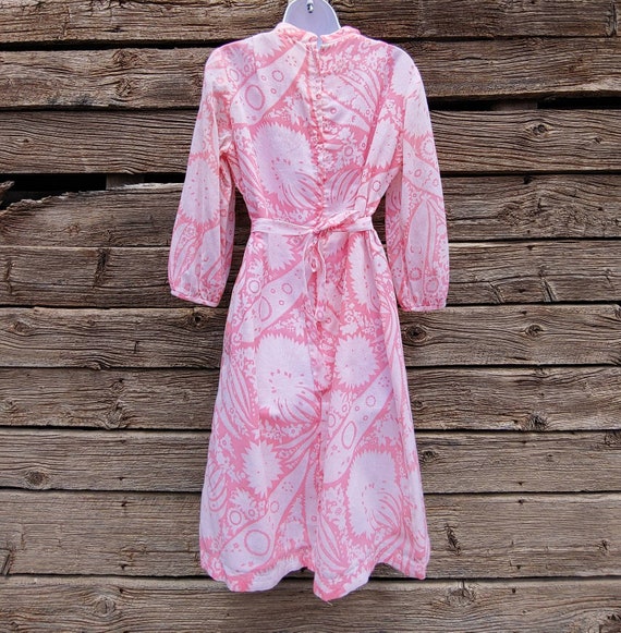 Vintage 1960s Betty Hartford Pink Swirl Belted Dr… - image 4