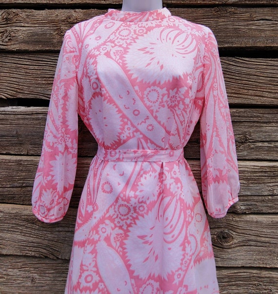 Vintage 1960s Betty Hartford Pink Swirl Belted Dr… - image 2