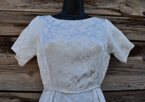 Vintage Late 1950s Handmade White Brocade Dress - image 3