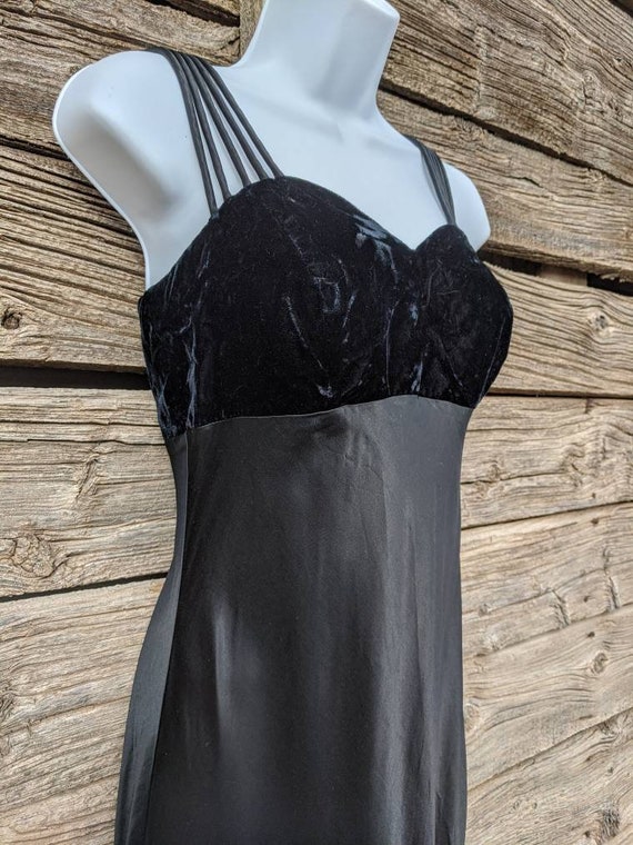 Retro Vintage 1990's Black Velvet and Satin Gown … - image 2