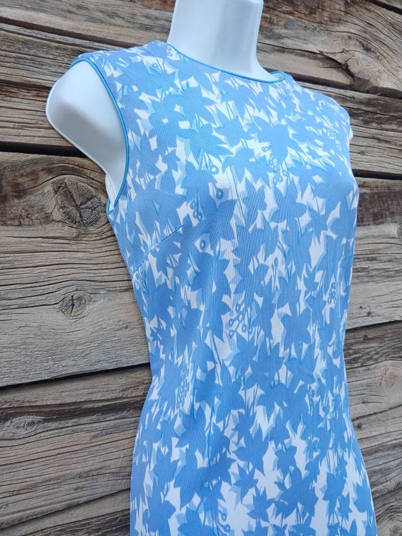 Vintage 1960s Knit Sheath Dress - Blue and White … - image 3