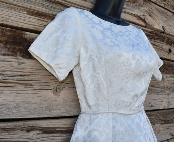 Vintage Late 1950s Handmade White Brocade Dress - image 2