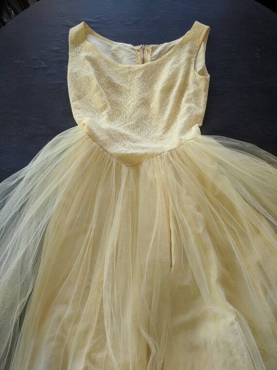 Vintage 1950s Yellow Lace Gown with Tulle Skirt - image 5