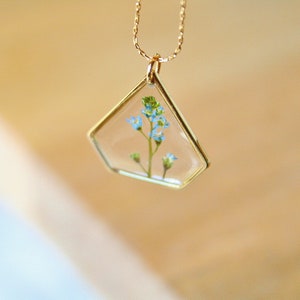 Real forget me not necklace Delicate pendant Gold plated 16K Pressed flower Real flower pendant Gift idea Gift for her Geometric Inspiration