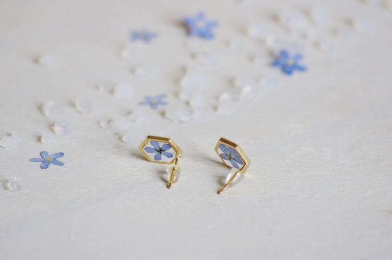 Forget me not Hexagonal Earrings Pressed flowers earrings Resin jewellery Botanical Jewelry Dried myosotis Flower resin Minimalist earrings image 2