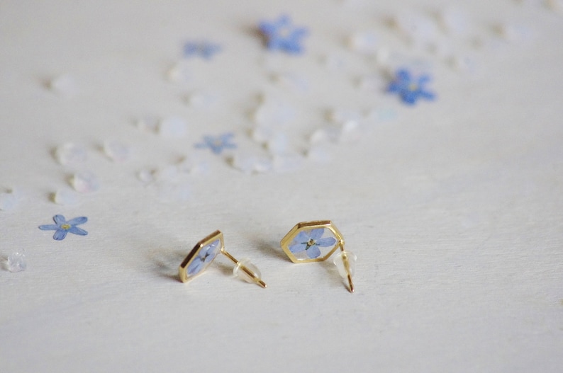 Forget me not Hexagonal Earrings Pressed flowers earrings Resin jewellery Botanical Jewelry Dried myosotis Flower resin Minimalist earrings image 3