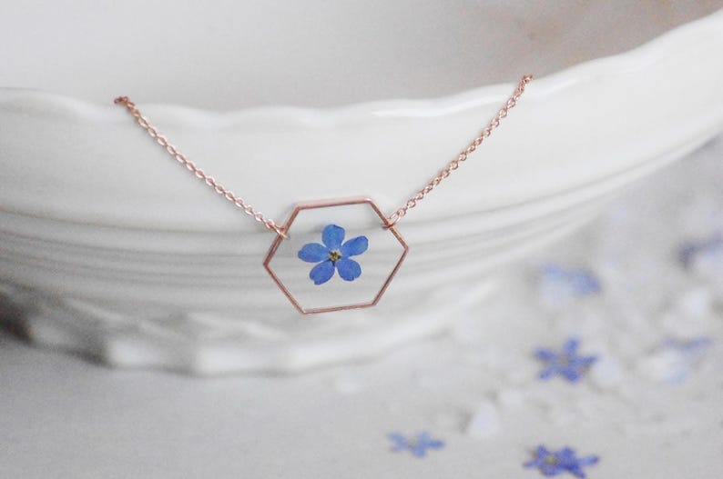 Collier Myosotis Chaine plaquée or rose, or jaune ou rhodium, Bijou Geometrique Résine Bijou botanique Vraie fleur bleue Fleur pressée Bleu image 3