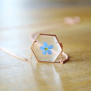 Collier Myosotis Chaine plaquée or rose, or jaune ou rhodium, Bijou Geometrique Résine Bijou botanique Vraie fleur bleue Fleur pressée Bleu image 4