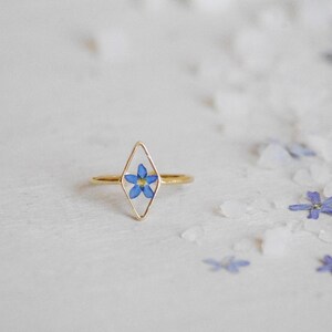 US size 6, 7 or 8 / Forget me not ring Diamond ring Resin ring Pressed flower Delicate ring Romantique Boho Little flower Gold plated Mother image 4