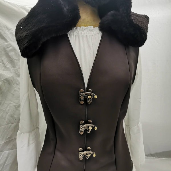 Gilet cuir et fourrure femme sans manches à capuche