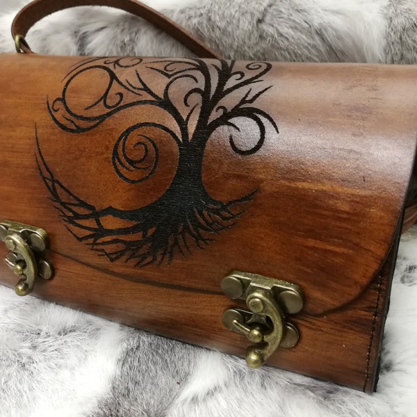 Sac en cuir tannage végétal  Yggdrasil, La besace du magicien