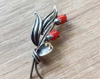 Ancienne broche en argent avec corail – Atelier Tibet