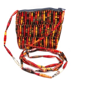 Borsa di perline realizzata a mano in carta riciclata. Borsa elegante, borsa a tracolla, borsa artigianale, borsa a mano, pochette, sacchetto regalo, regalo artistico