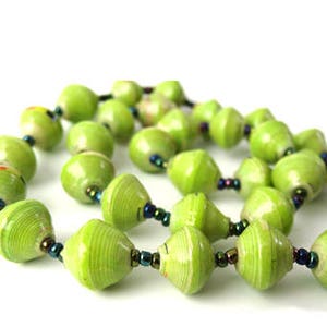 Short Apple Green paper bead necklace, Minimal Bead, Gift for Friend, Summer Jewelry, Gift for Mum, Gift Necklace Idea, Gift for Her image 1