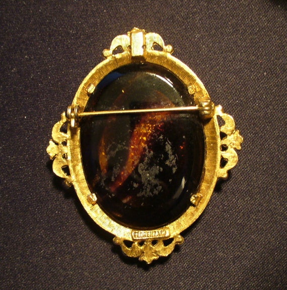 Florenza Cameo Gold Toned Brooch - image 4