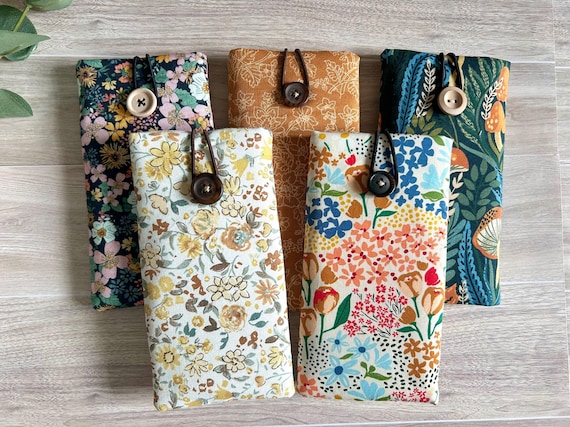 Floral Chevron Sunglasses‎ Case Vera Bradley Readers Clamshell Case, Art Poppies (Readers  main image 4