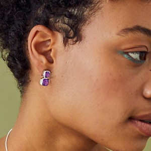 Amethyst Ohrstecker, Zwei Stein Silber Ohrringe, Amethyst und Silber Beiträge, Februar Birthstone Schmuck, 925er Silber