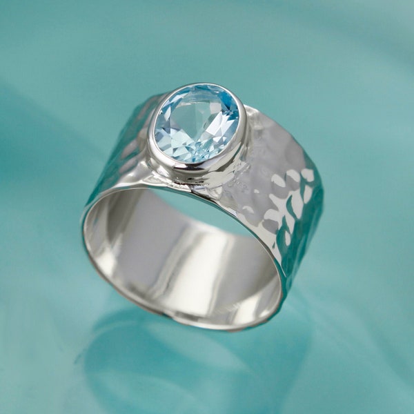 Silver Band Ring With Blue Topaz Gemstone, Wide Hammered Ring, Large Blue Topaz, Oval Topaz, Large Solitaire, 925 Silver