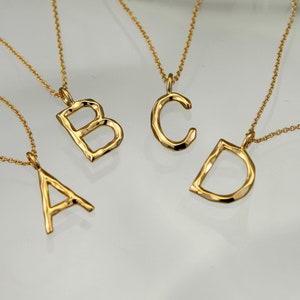 Gold erste Halskette, Gold Buchstabe Anhänger, Alphabet Halskette, personalisierte Geschenk, 18K Gold Vermeil