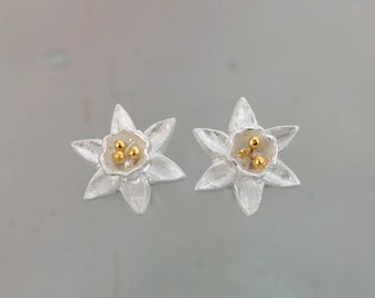 Daffodil Stud Earrings, Daffodil Post Earrings, Flower Earrings, Botanical Jewellery, Floral Earrings, 925 Silver and Gold Vermiel