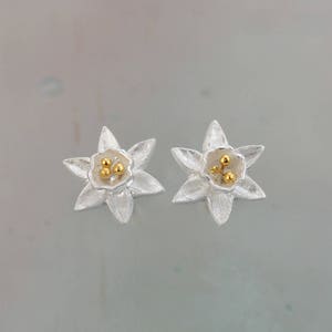 Daffodil Stud Earrings, Daffodil Post Earrings, Flower Earrings, Botanical Jewellery, Floral Earrings, 925 Silver and Gold Vermiel