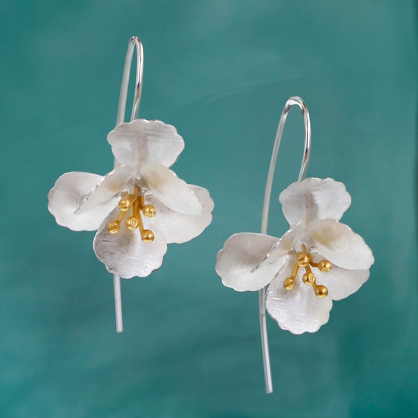 Silver Flower Earrings. Floral Earrings, Drop Earring, Dangle Drop, Botanical jewellery, 925 Silver