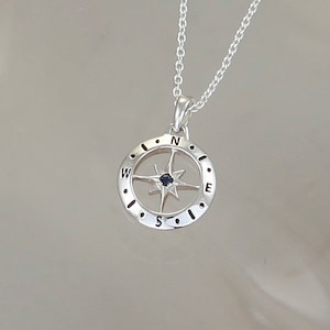 Collier réversible avec pierre de naissance de septembre, saphir véritable et pendentif talisman porte-bonheur boussole