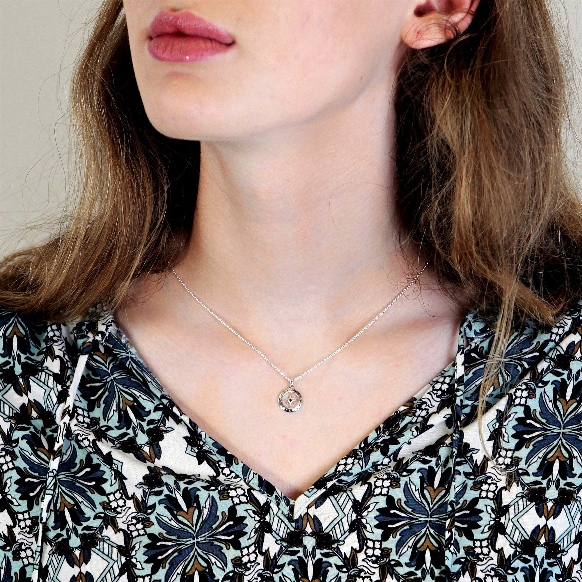Collana Donna Con Ciondolo Bussola In Argento 925 E Pietra Portafortuna, Gioiello Significativo Per Lei, Regalo Compleanno O Anniversario