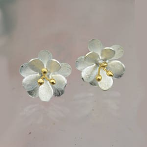 Sterling Silver Flower Earring, Daisy Stud Earring, Bridal Earrings, Botanical Jewellery, 925 Satin Silver